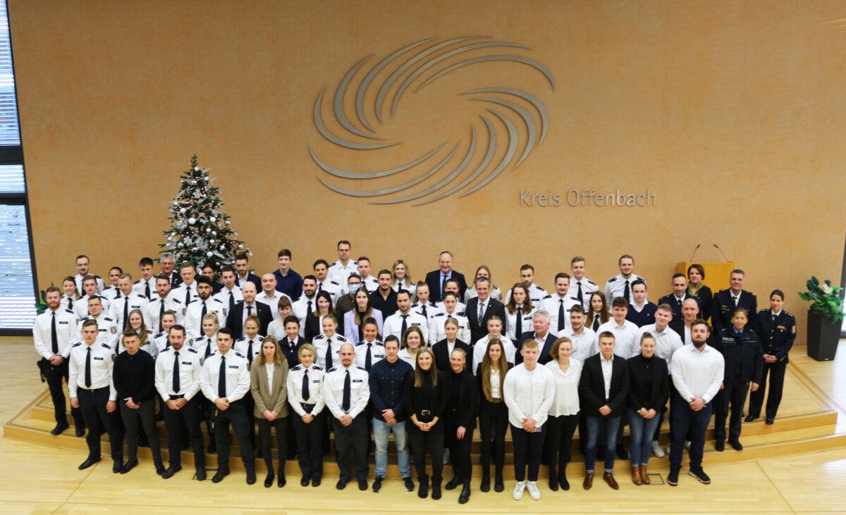 100 new police officers in the district and city of Offenbach