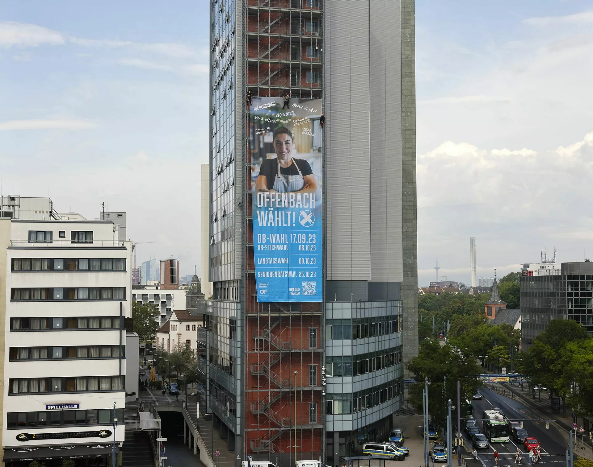 Installation of Election Banner in Offenbach: Important Dates and Voting Information