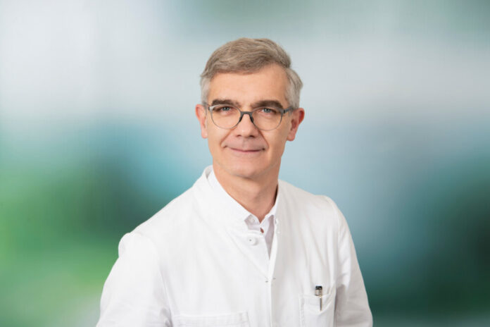 Der Chefarzt der Klinik für Neurologie der Asklepios Klinik Langen: Dr. Dirk Czapowski. Foto:Asklepios)