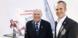 Oberbürgermeister Dr. Felix Schwenke überreichte Jürgen Kramp den Sportehrenbrief der Stadt Offenbach. Foto: Stadt Offenbach / georg-foto, offenbach