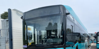 Mit 10 neuen Wasserstoffbussen des Typs Solaris Urbino 12 hydrogen baut die ICB ihre E-Busflotte aus. Bild: ICB 2024